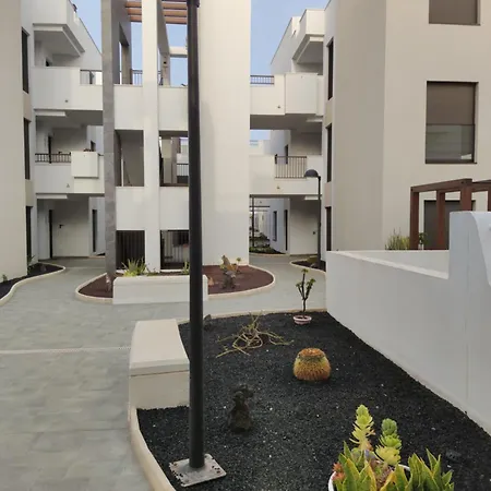 Serene Luxury With Pool - Viento Azul Daire