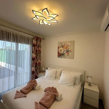 Serene Luxury With Pool - Viento Azul *